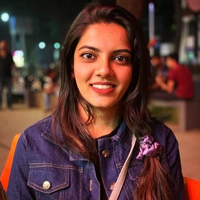 पुणे में बेबीसिटिंग की नौकरी: Smita