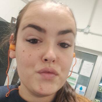 Babysitter Vila Nova de Gaia: Maria