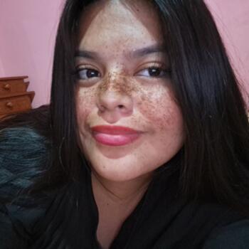 Babysitter in Víctor Larco Herrera: Yennifer Mirella