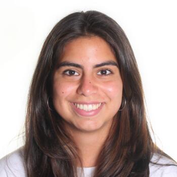 Canguro en Gijón: María José