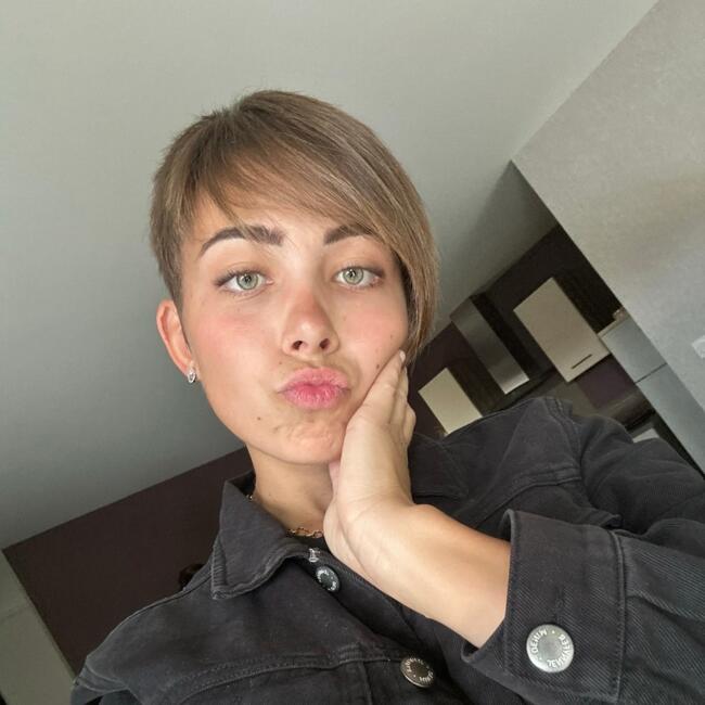 Babysitter in Louhans: Noemie