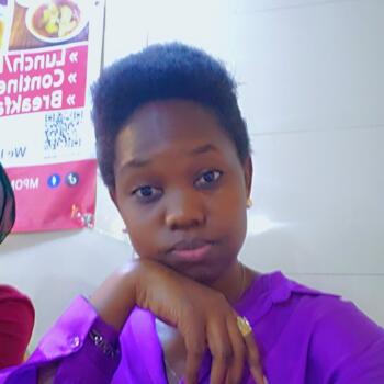 مربية أطفال في دبي: Dueraha