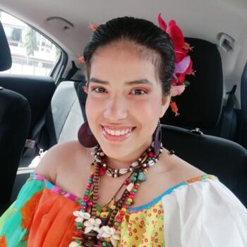 Niñera en Panamá: Isabella