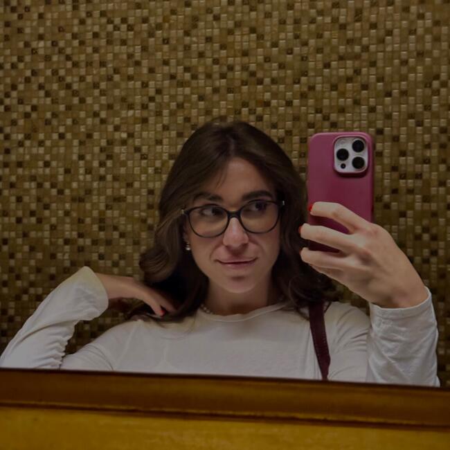 Babysitter in Naples: Giulia