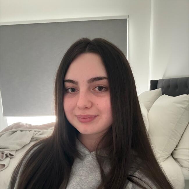 Babysitter in Melbourne: Leona