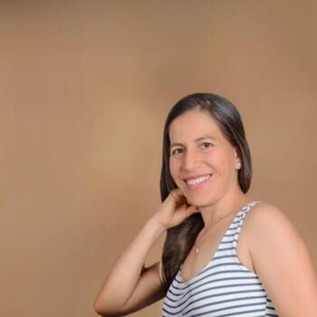 Niñera Girón: Isabel