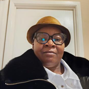 Babysitter Edmonton: Fanny Sandrine