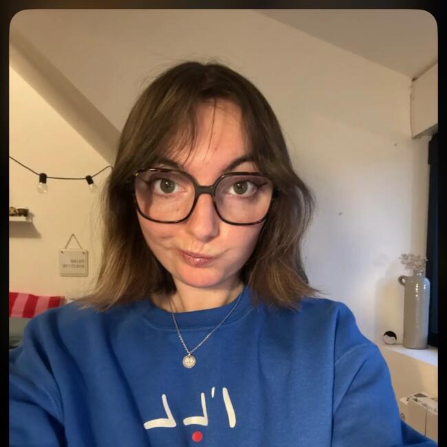 Babysitter in Lanvollon: Janelle