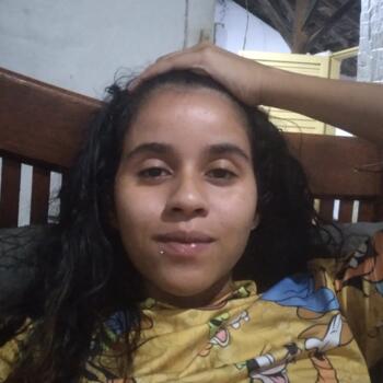 Babysitter in Morrinhos: Amanda