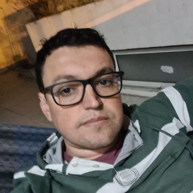 Emprego de babá em Curitiba: Vinicius