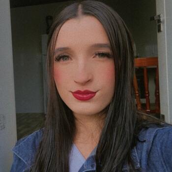Babysitter in Criciúma: Emily
