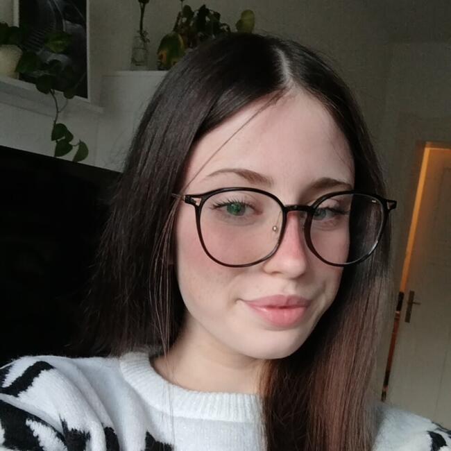 Babysitter in Zwickau: Alissa