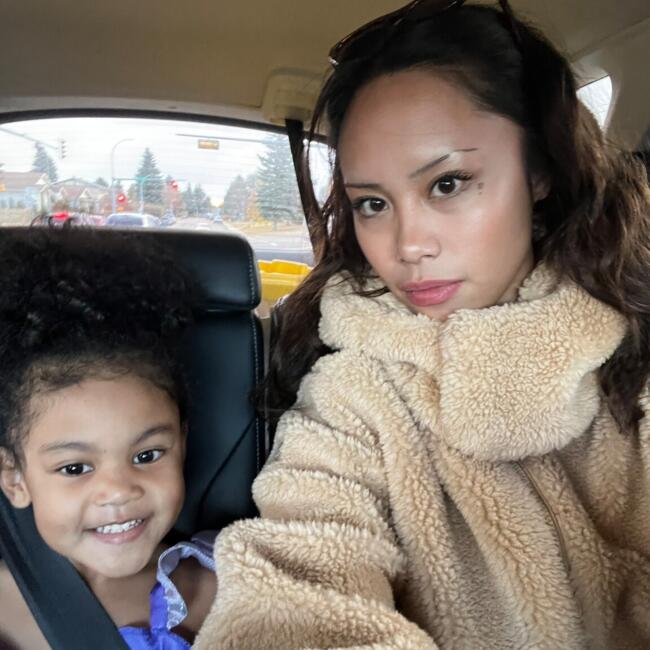Baby-sitter in Edmonton: Tarah
