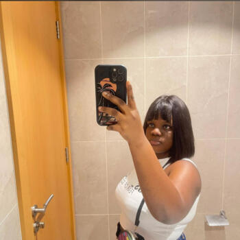 Babysitter Cairo: Favour