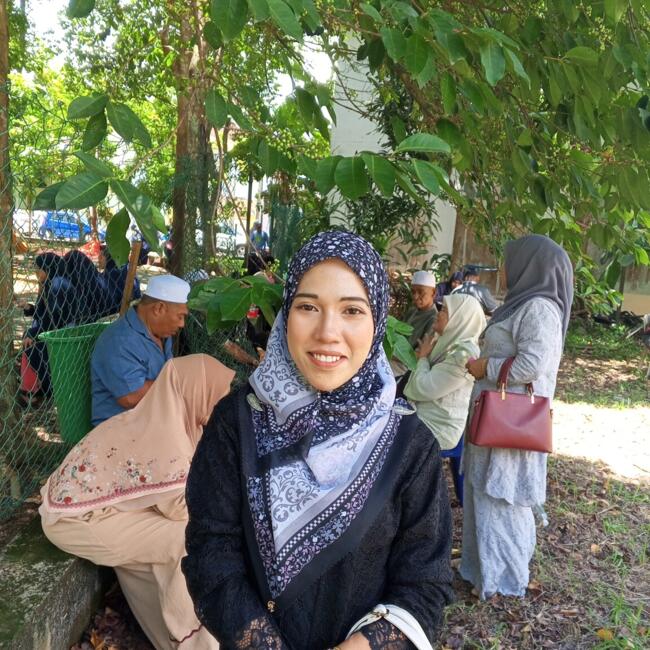 Babysitter in Sekinchan: Ikin