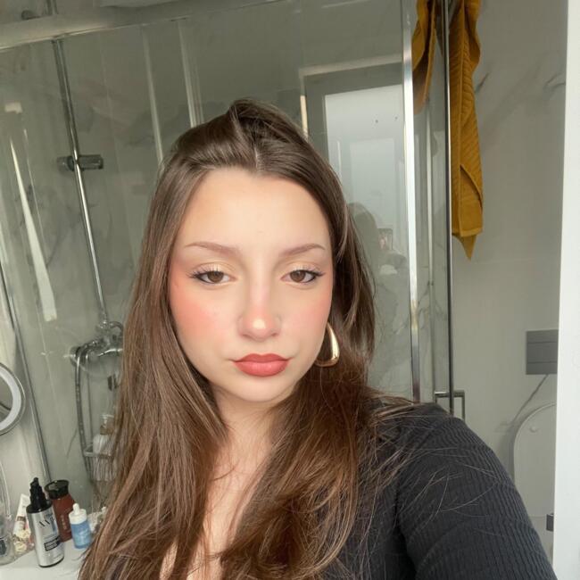 Babysitter in Baguim do Monte: Ana