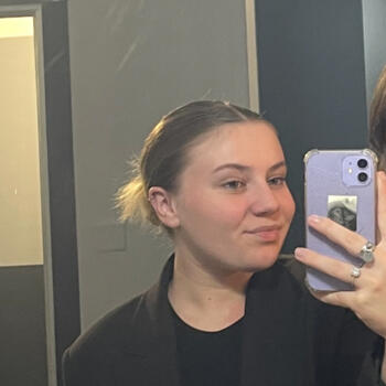 Babysitter in Marignac-Lasclares: Nina