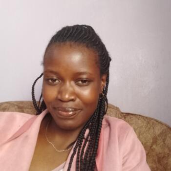 Babysitter Nairobi: Natalia