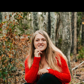 Babysitter in Williamston: Chloe