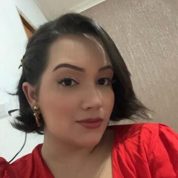 Babysitter em Vila Nova de Gaia: Larissa