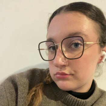 Babysitter in Sainte-Eulalie: Kassandra