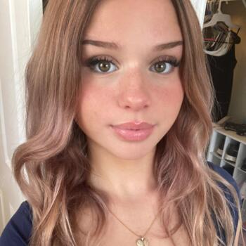 Babysitter in Lake Worth Village Mobile Home Park: Olivia