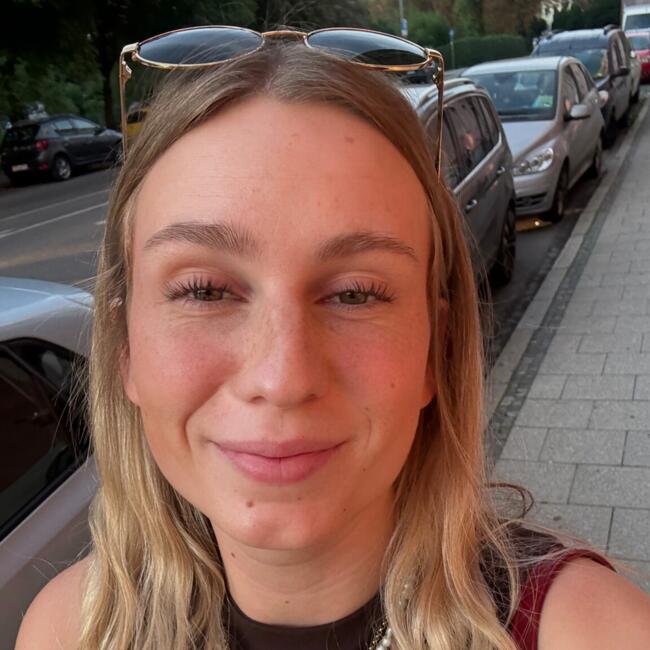 Babysitter in Augsburg: Hannah