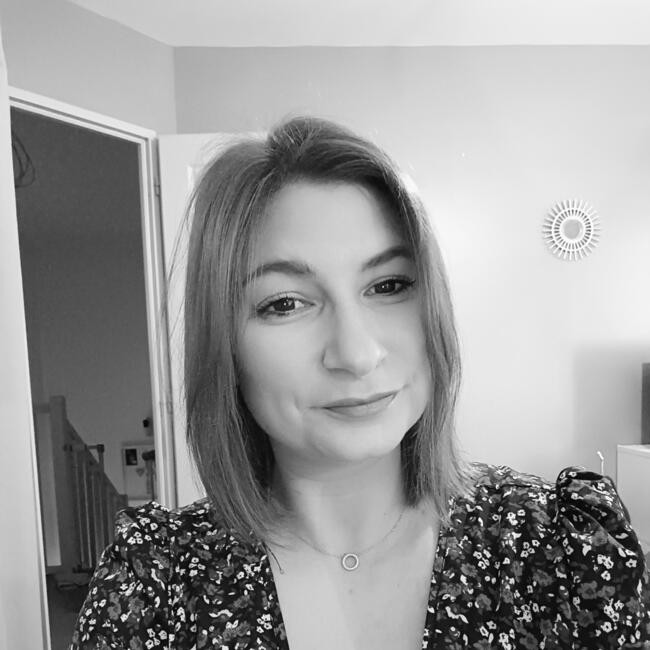 Babysitter in Panilleuse: Adeline