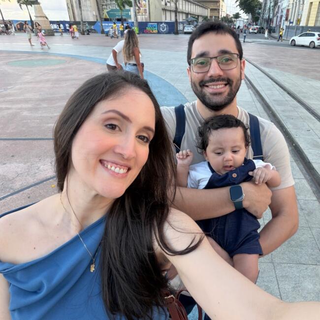 Emprego de babá em Recife: Júlia