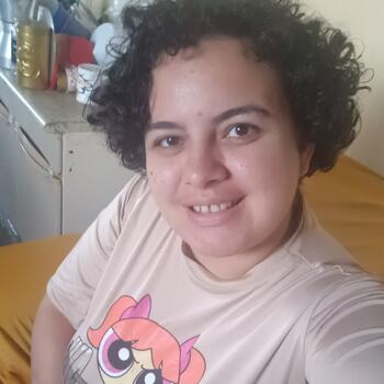 Babysitter Feira de Santana: Evellyn