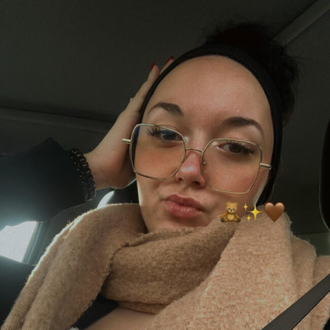 Babysitter in Cognac: Laura