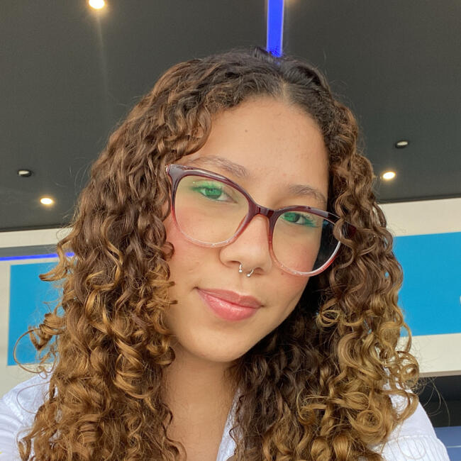 Babá em Ibirité: Júlia