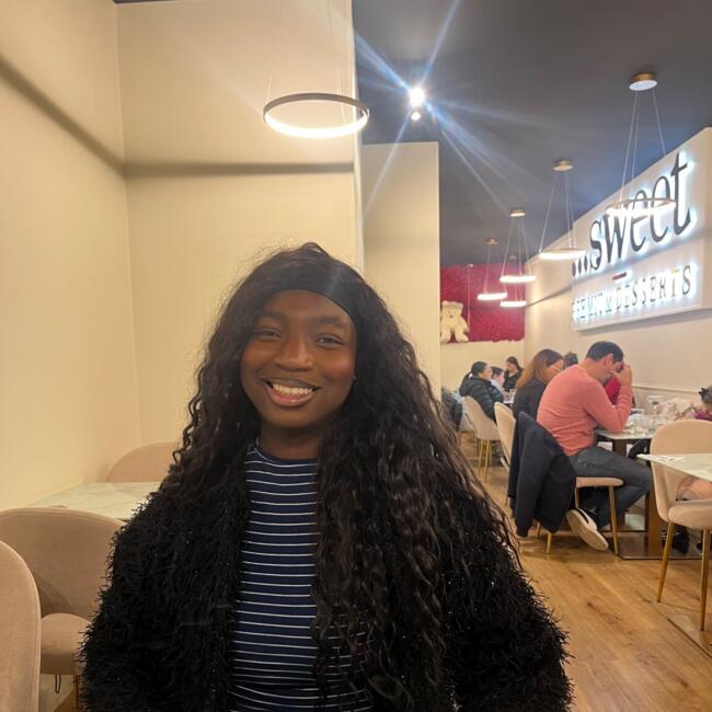 Babysitter in Lyon: Kelly