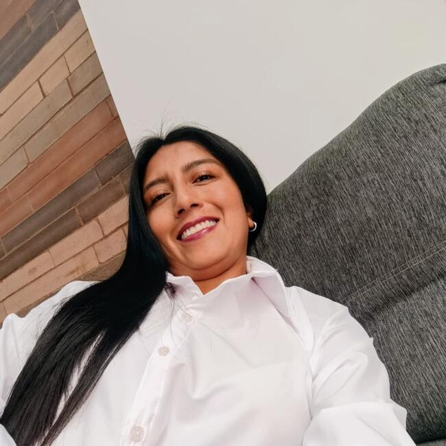 Babysitter in Bogotá: Adela