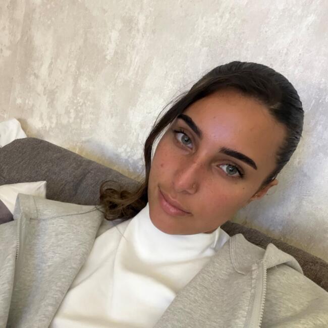 Babysitter in La Queue-en-Brie: Rima