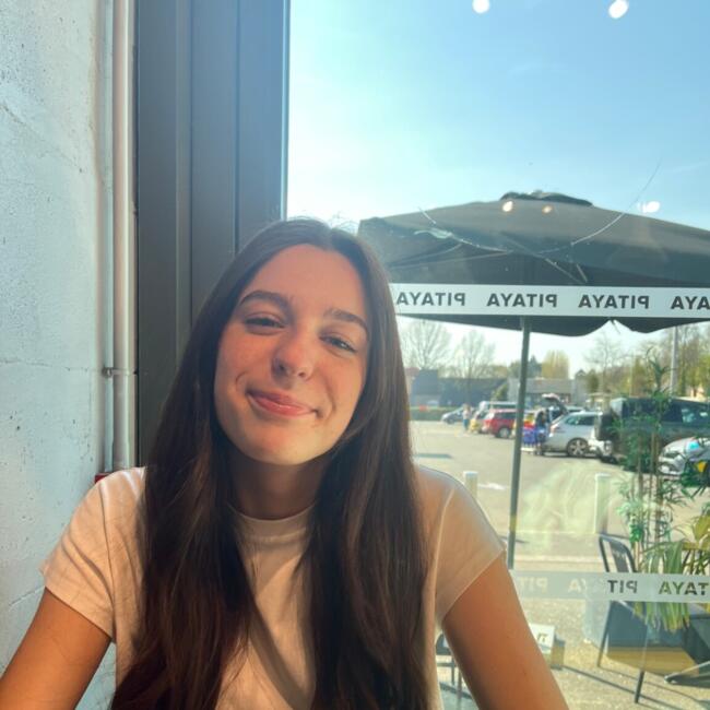 Babysitter in Bazougers: Julia