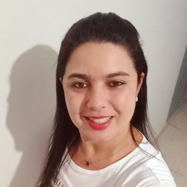 Babá em Campo Grande: Mônica