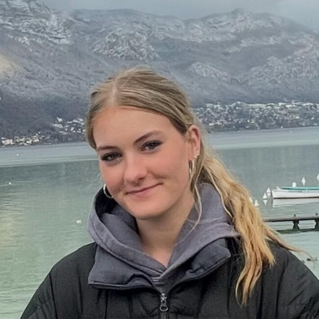 Babysitter in Sydney: Clara