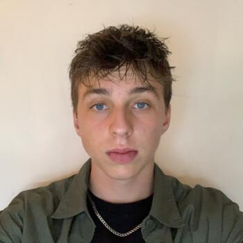 Babysitter in Farnham: Daniel