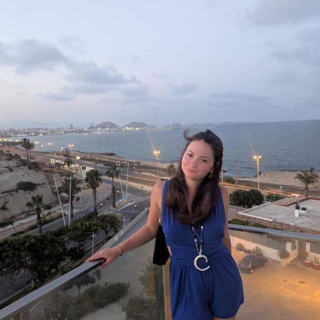 Babysitter in Saint-Germain-en-Laye: Maria