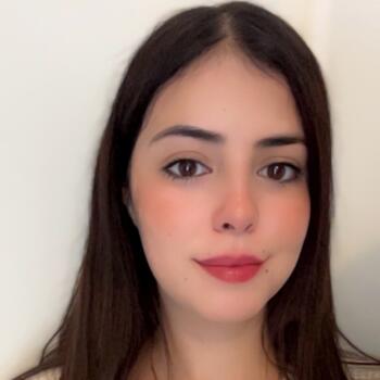 Niñera en Burdeos: Hana
