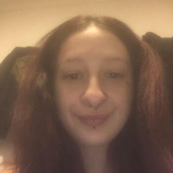 Babysitter in Invercargill: Amy
