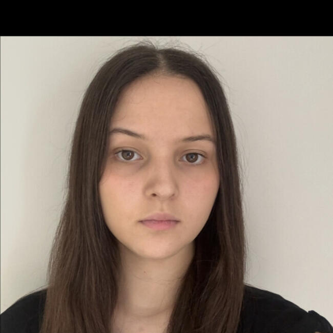 Babysitter in Paris: Manelle