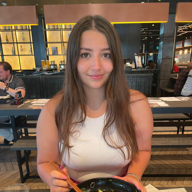 Babysitter in Guildford: Lauren