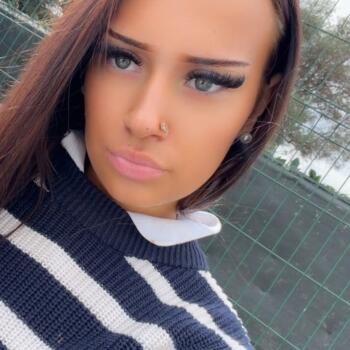 Babysitter in Antibes: Ava