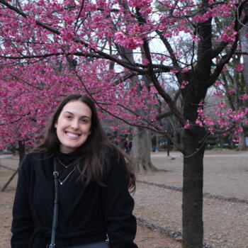 Babysitter in Boulogne-Billancourt: Cora