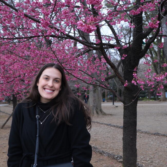 Babysitter in Boulogne-Billancourt: Cora