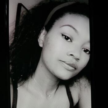 Babysitter em Sintra: Maria