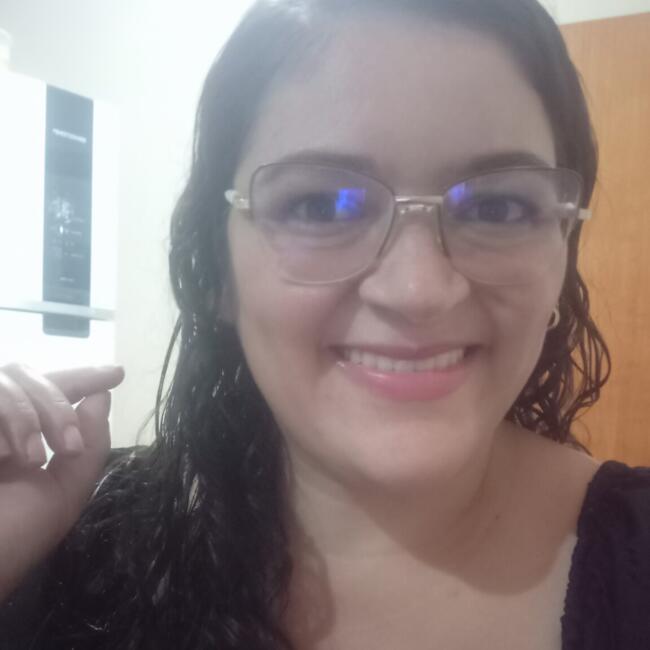 Babysitter in Santa Luzia: Bruna