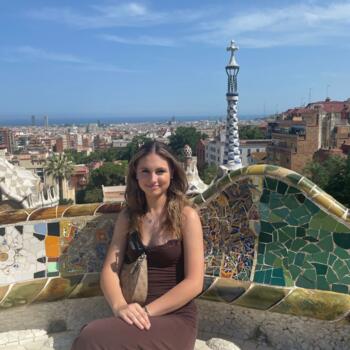 Babysitter in Budapest: Sára